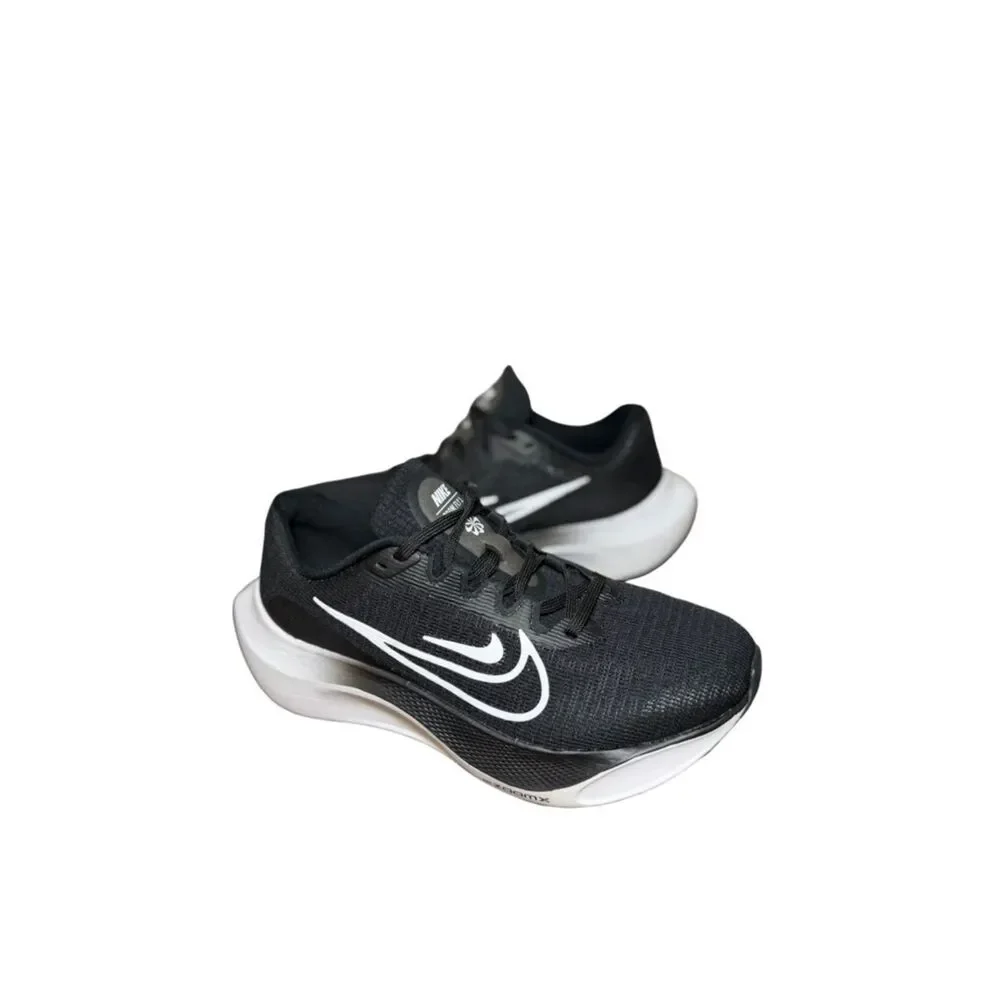 Nike Women's Black & White Running Shoe size 7.5